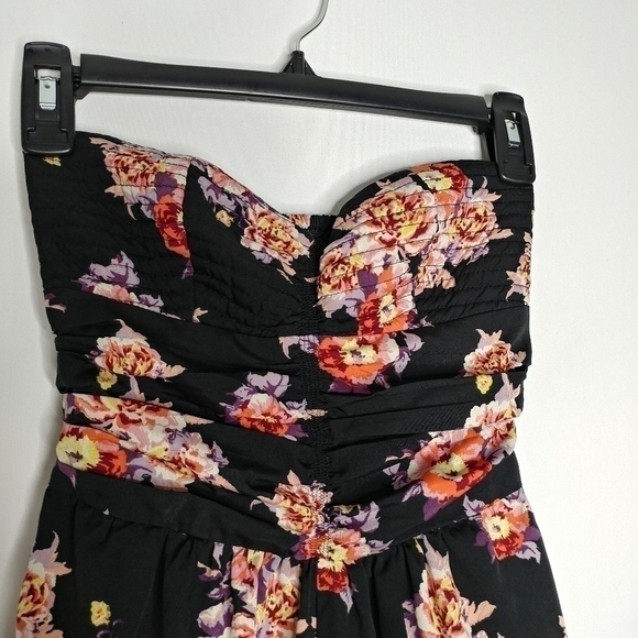 Band of Gypsies Black Floral Romper Jumpsuit - Picture 6 of 12